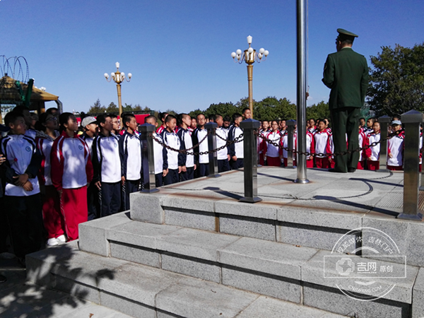 珲春市教育局开展走进军警营实践活动1.png