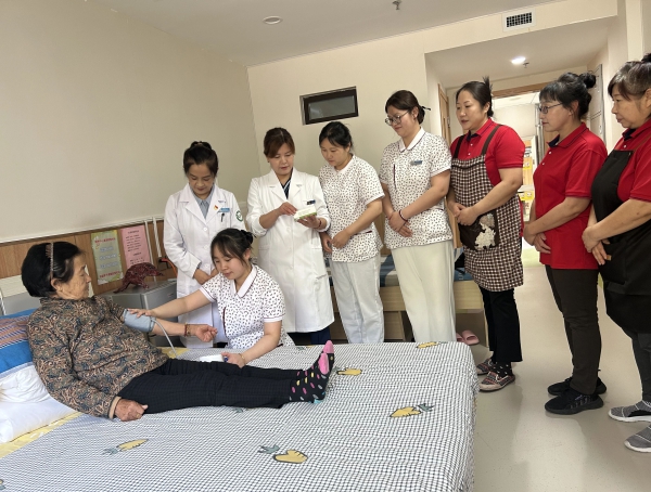 珲春半山颐养服务中心1.jpg