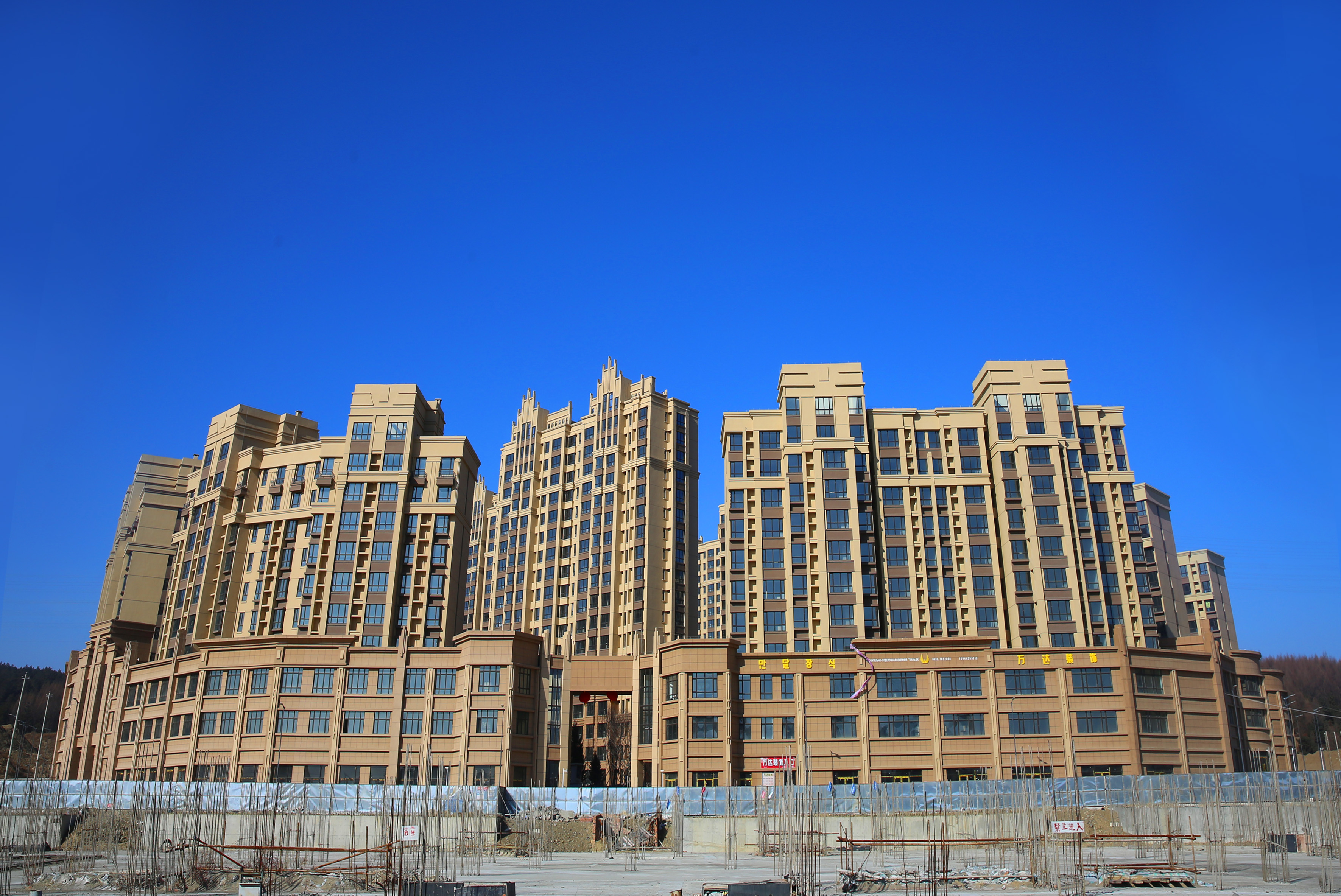 图为新建小区一瞥.